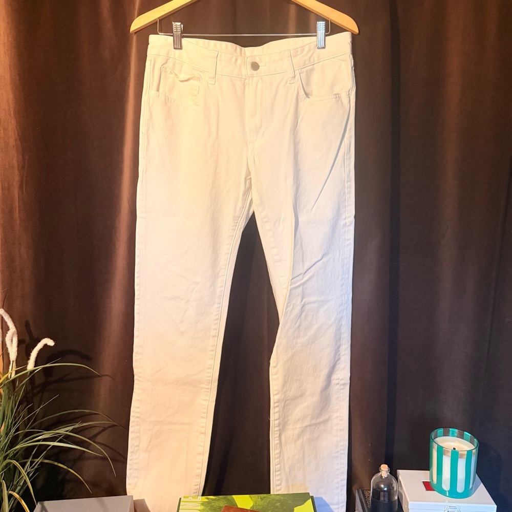 White Uniqlo Denim 33x34